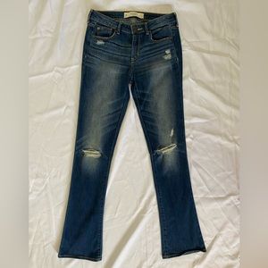 Abercrombie & Fitch 4R ripped denim